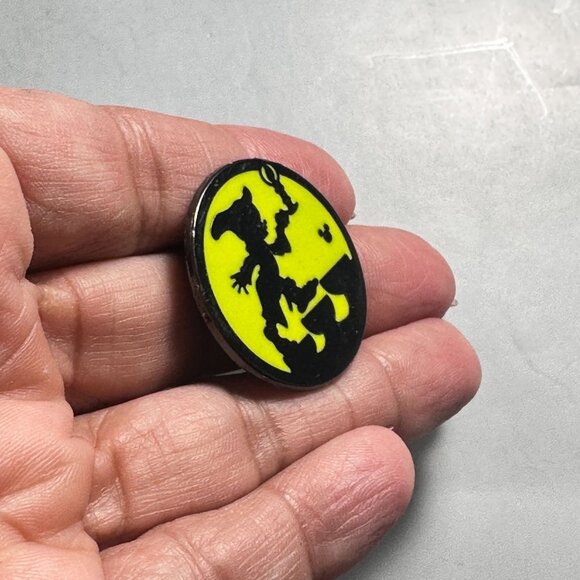 Disney Dopey Dwarf Trading Pin Princess Snow White Silhouette Brooch Lapel Pin - Picture 6 of 8